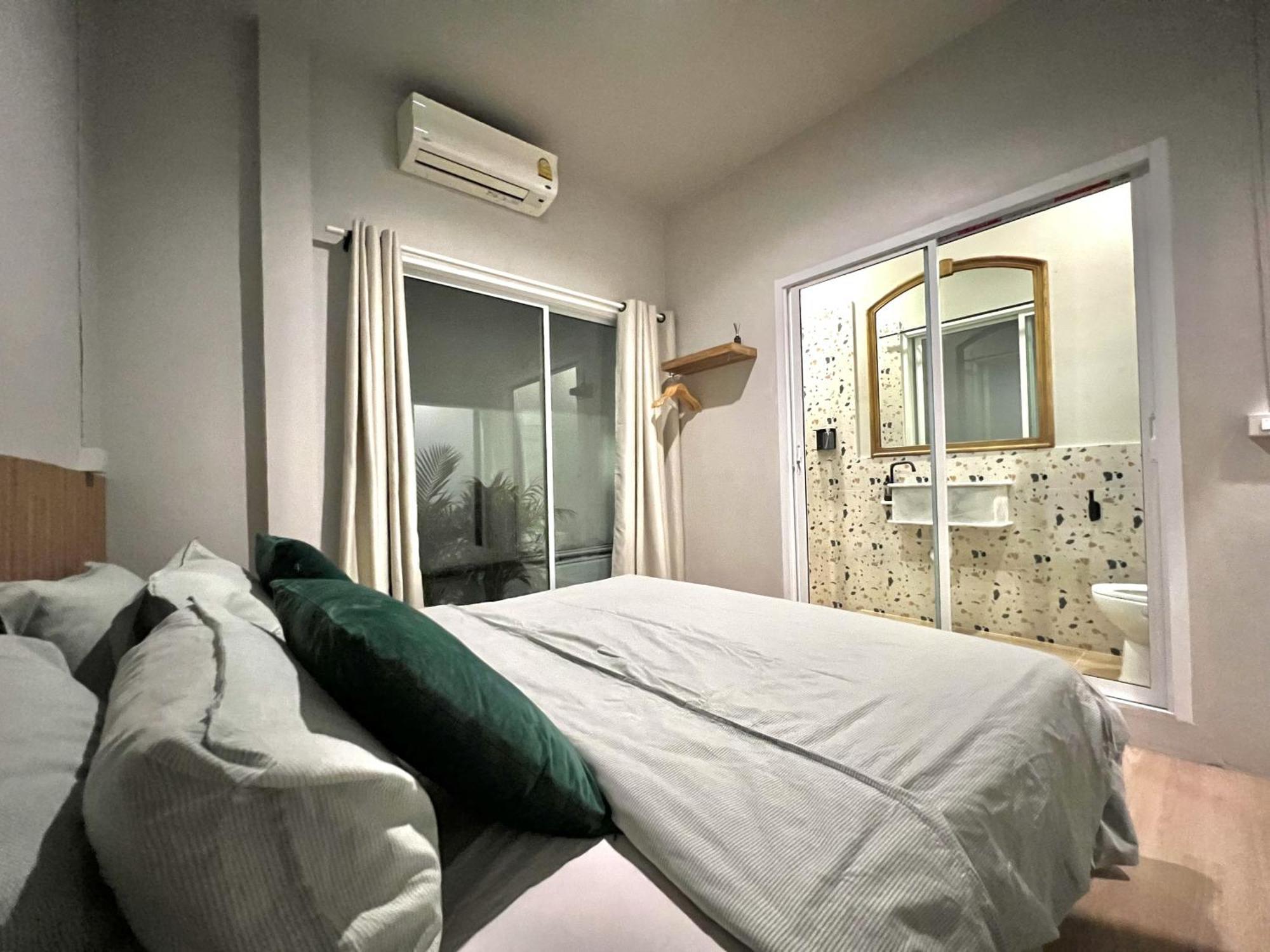 Surfer House Center 3 Bedrooms Holiday home *